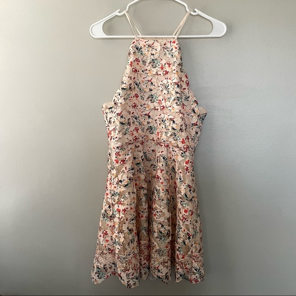 Tularosa Floral Lace Crochet Dress - Picture 3 of 11